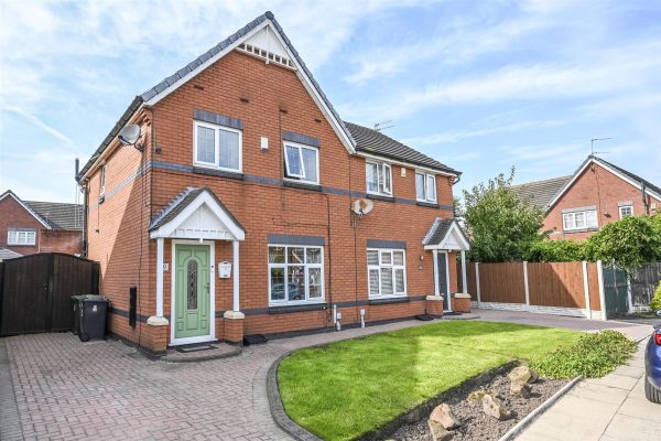 Barberry Crescent, Netherton